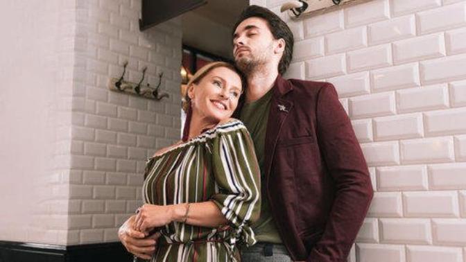 How likely do you think it is that a relationship could work out between a 43 year old woman and a 27 year old man?