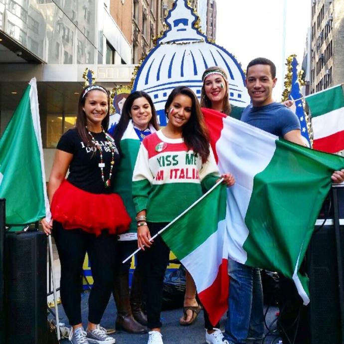 What are some stereotypes that are associated with Italian Americans 🇮🇹 🇺🇸?