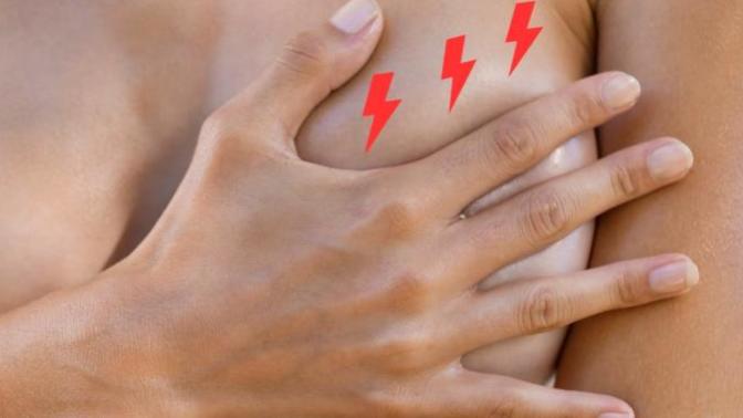Girls, Do your boobs get sore before you start your period? If so, how early in advance do they get sore?