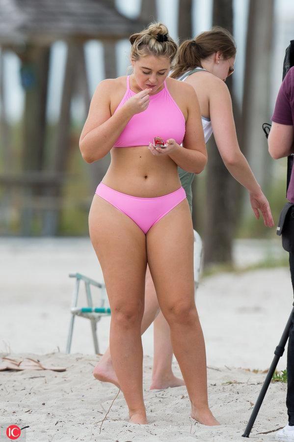Do guys like thick thighs or skinny thighs better?