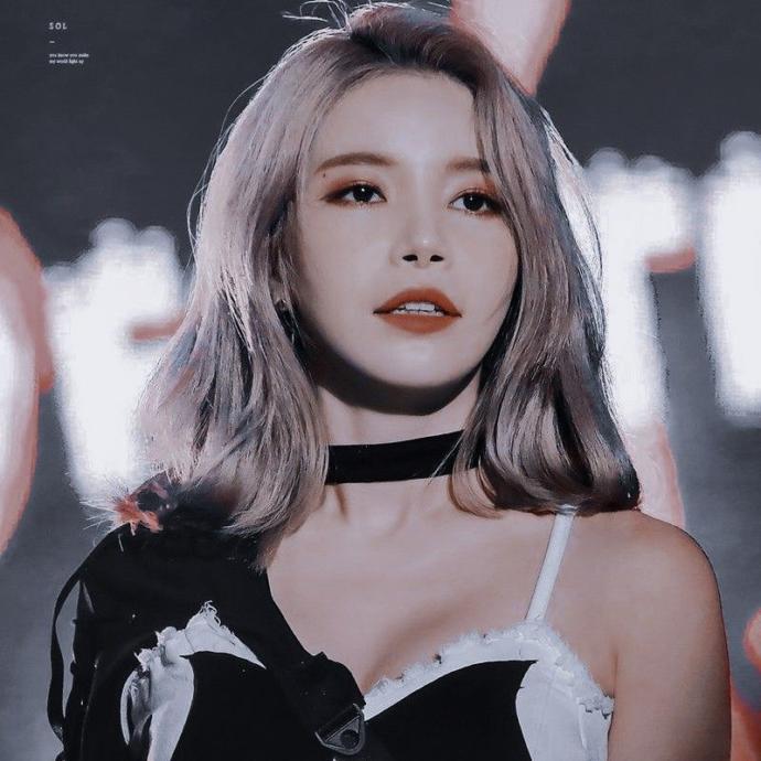 Solar (from mamamoo)