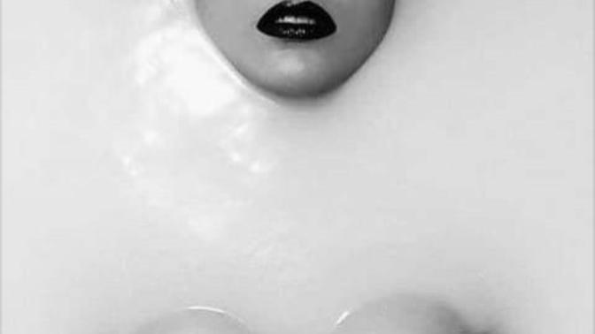 In a relationship, how do you prevent yourself from drowning in doubts and insecurities?