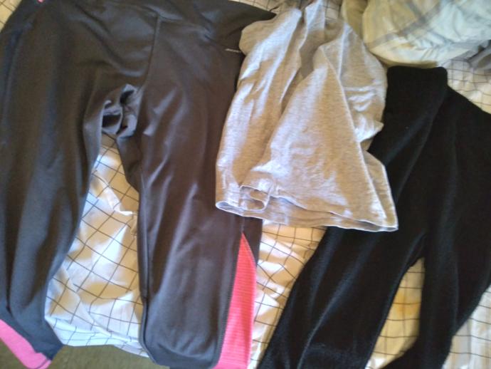 Which leggings should I wear with my shirt?