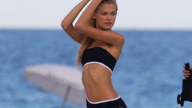 Are visible ribs on girls attractive?