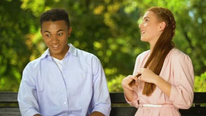 What are some questions or something you could say on a first date that you're pretty sure would end in no second date?