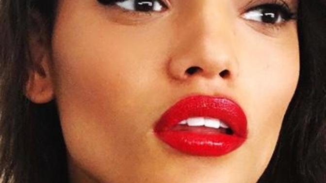 Pink lips or Red lips?