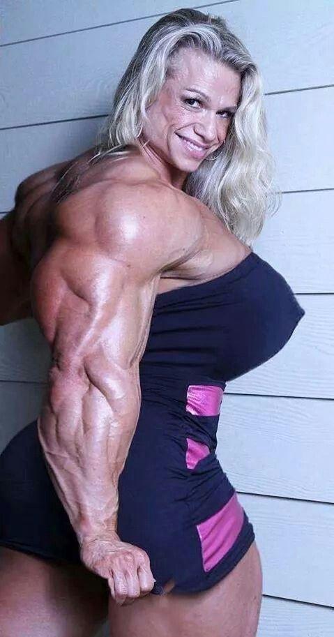 They claim this is NOT photoshopped - - - - eeewwww- - - - -