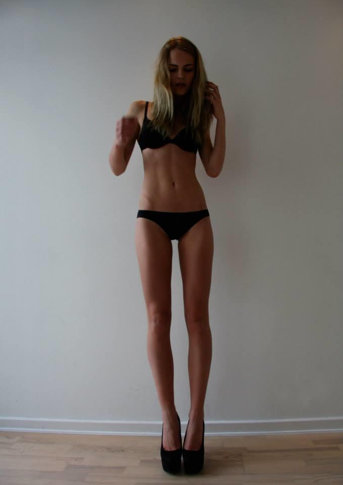 Do guys find hip dips unattractive, do they prefer round hips more?