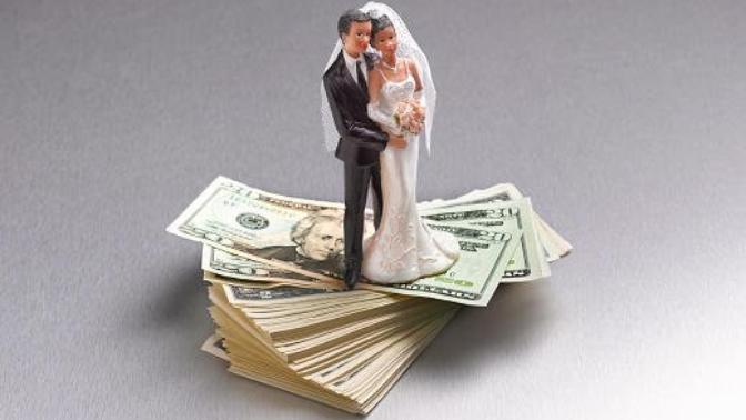 All women, who want to marry they marry with money in their mind! How are men so ignorant?