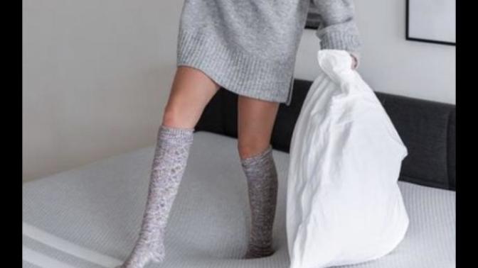 Knee high socks with sweater dress?