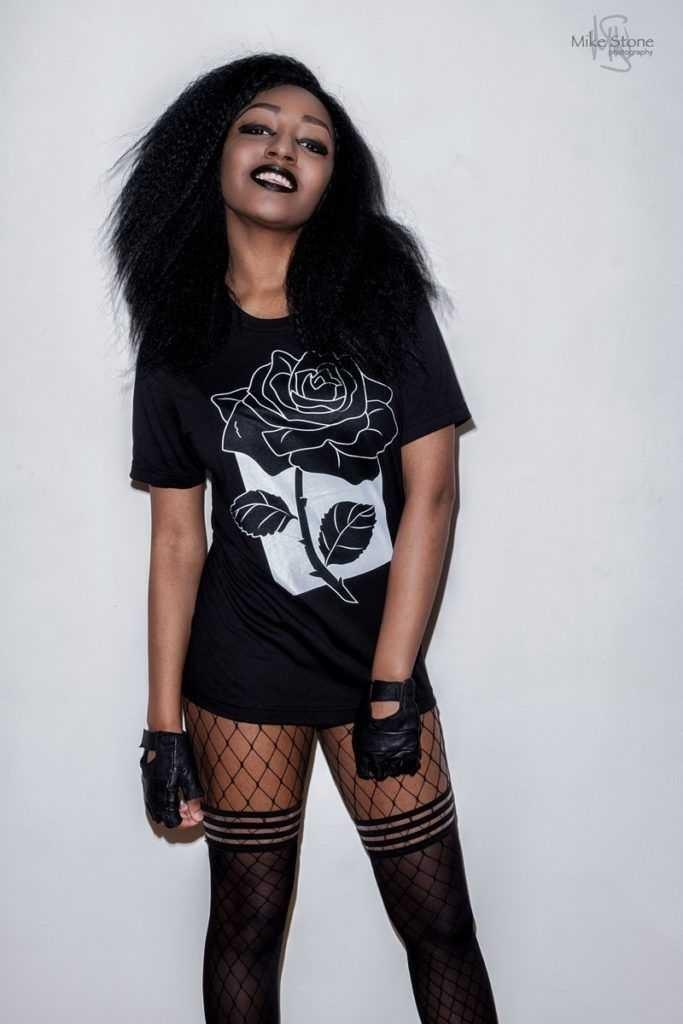 Does anyone else find goth girls hot?