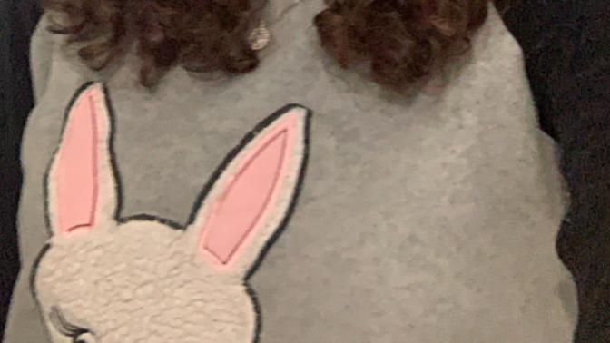 Does my hair look healthy? and do I have thick hair?