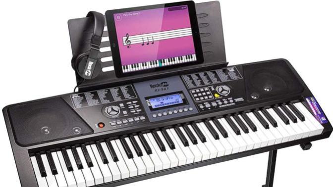 What are some advantages for playing the piano?