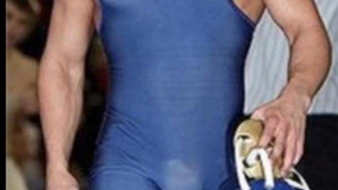 Girl wrestlers, do you aim for the groin on purpose in your matches against guys?