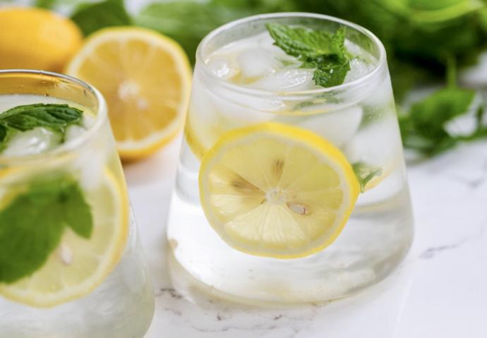In A Glass Of Water Do You Add A LEMON Or NO LEMON?