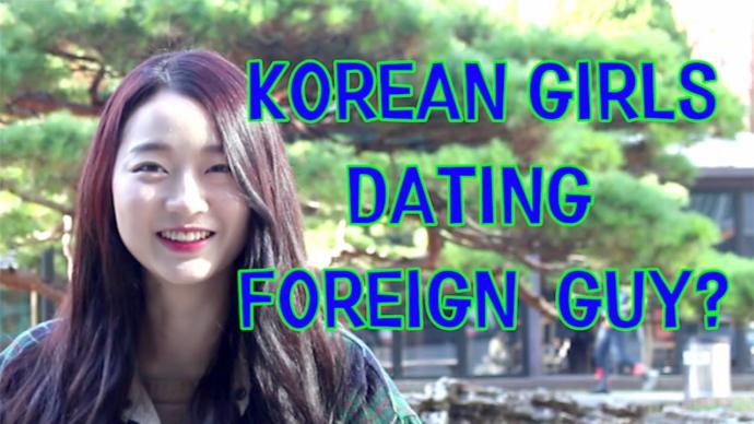 What is the best way to get a girls attention in online dating?