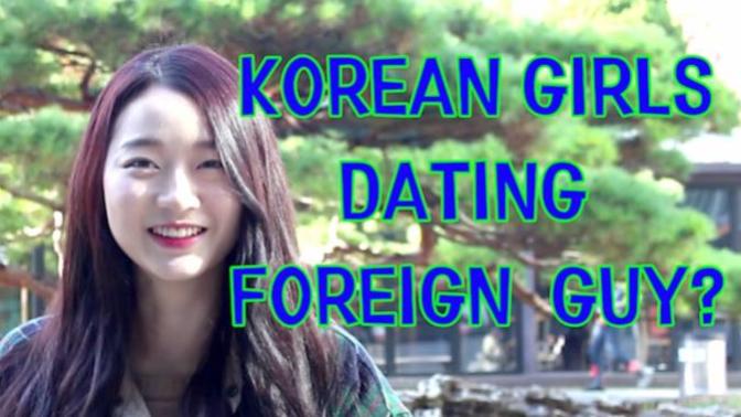What is the best way to get a girl's attention in online dating?
