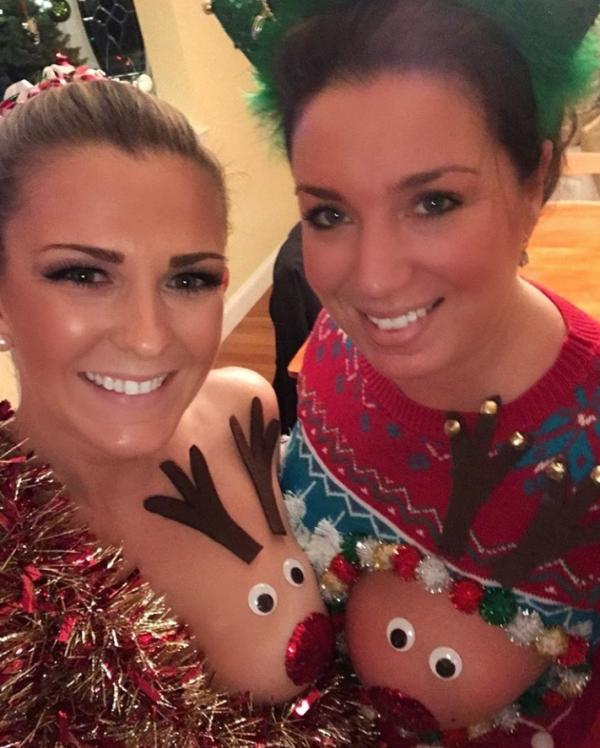 War on Christmas. Do you find chicks dressed up as Christmas elves & Mrs Santa outfits sexy or should this be banned?