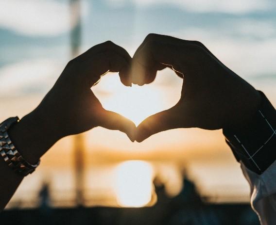 What qualities make someone platonic to you and what qualities make someone romantic to you?