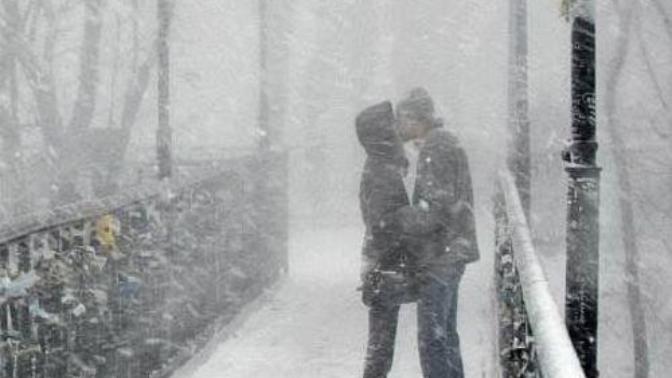 Would you enjoy a date under the snow?