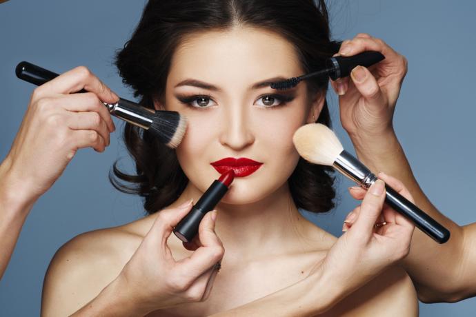 Should the guy pay for the date because it cost women 3 times as much to look good for him?