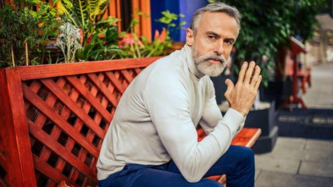 Do men age better than women?