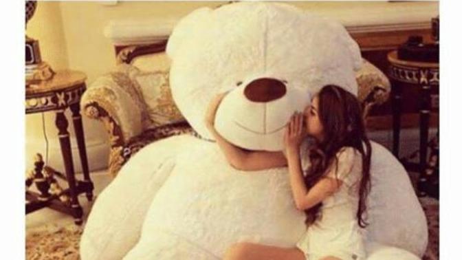 Girls, Is this a Great way to Impress a Girlfriend for Christmas or not Practical?