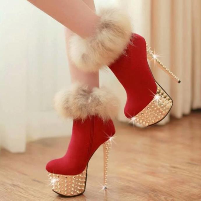 Which Christmas boots you find to be the most attractive?