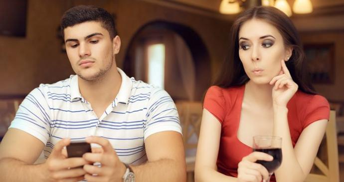 Agree or Disagree: Cheating isnt always physical. If you have to delete texts so your partner wont see them then youre already there?