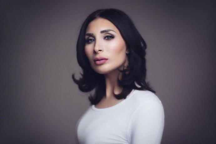 How do you feel about Jewish right-wing political activist, Laura Loomer?