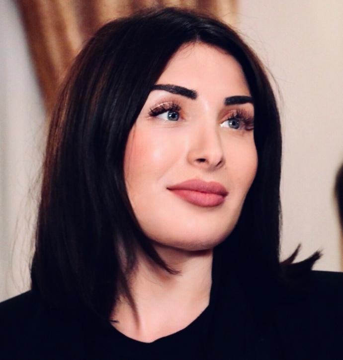 How do you feel about Jewish right-wing political activist, Laura Loomer?