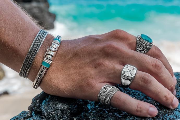 What’s your thoughts on men who wear pinkie rings?