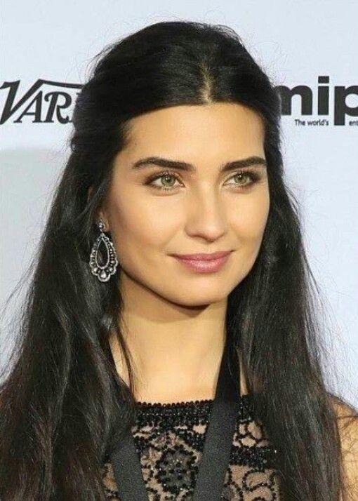 Which woman do you think is prettier, Monica Bellucci or Tuba Büyüküstün?