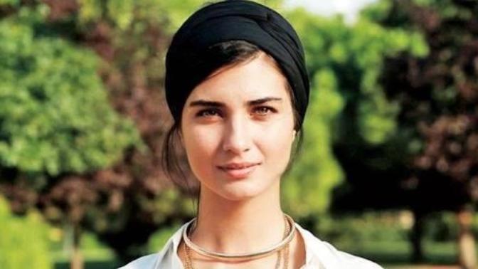 Which woman do you think is prettier, Monica Bellucci or Tuba Büyüküstün?