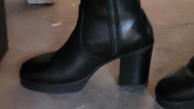 What should I wear these shoes with?