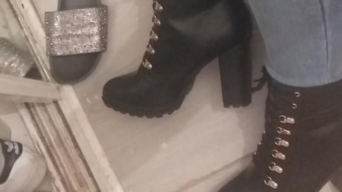 What does everyone think of my new boots I just got them yesterday I love shoes like this they fit great easy peasy to walk in what so u think?