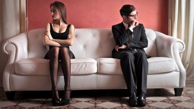 If a girl starts a quarrel and is wrong, should the guy wait for an apology?