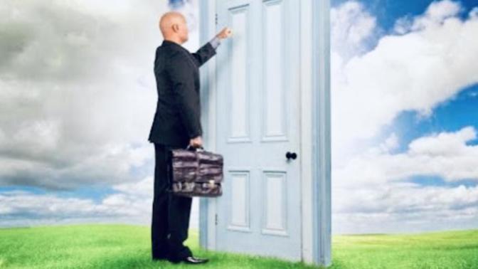 DOOR To DOOR Salespeople The Pests Of The Neighborhood, How Do You Handle Them?