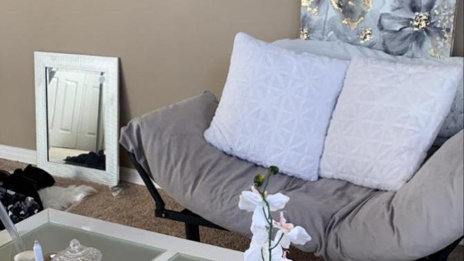 How can I decorate my studio help?