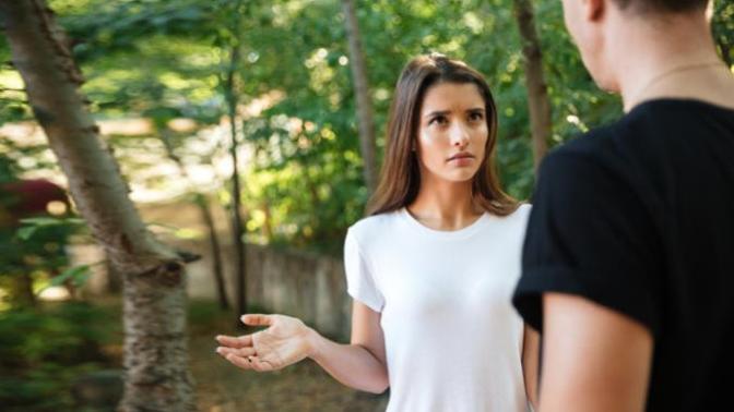 Girls, What is the biggest pet peeve that a guy does to show you that he isn't interested anymore?