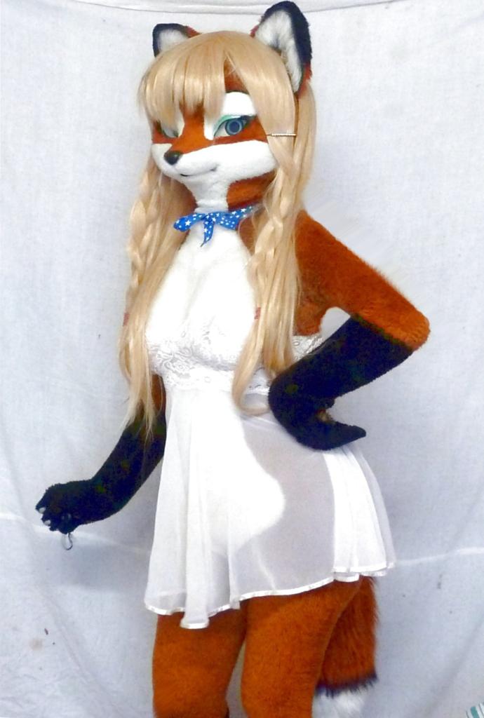 WinceyFoxi in character.