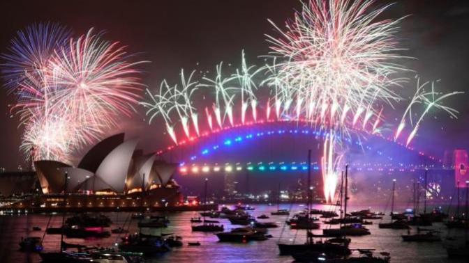 How will you be spending New Years Eve? Who are you planning to kiss?