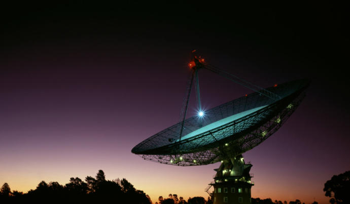 If You Were Able To Make Contact With An Extraterrestrial Would You Keep It A Secret Or Tell The World?