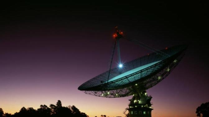 If You Were Able To Make Contact With An Extraterrestrial Would You Keep It A Secret Or Tell The World?