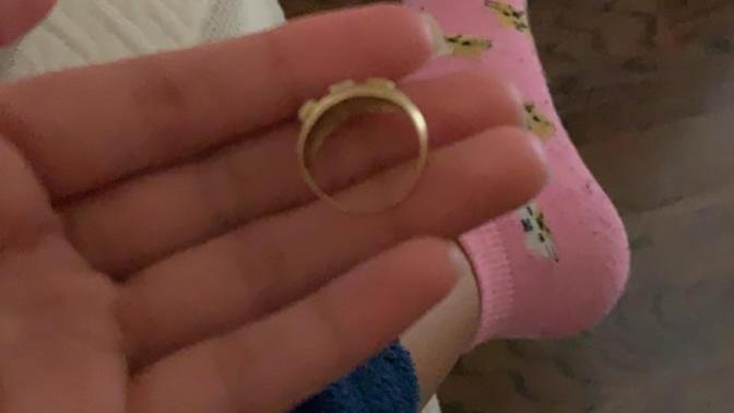 Does anyone know what ring size this is or looks like?