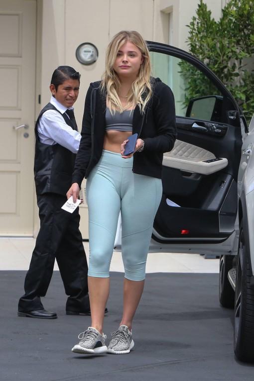 Is It Gross To Wear Yoga Pants Without Panties?