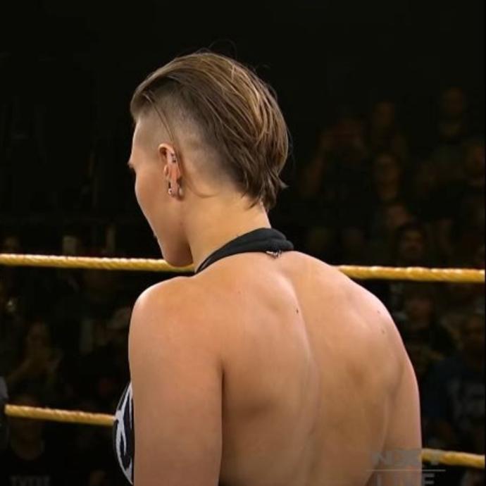 Guys, girls, how many of you like muscles on women?