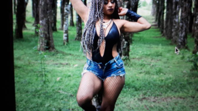 Is it true that white women like to wear very short jeans shorts relatively more often than women of other races especially in public?