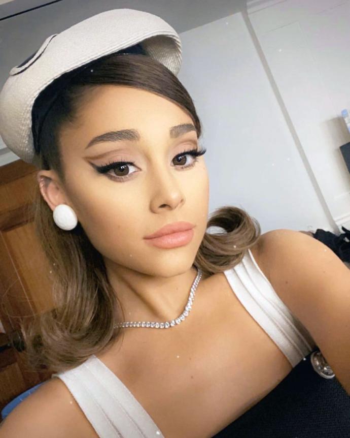 Doesnt she look like Ariana Grandeee?