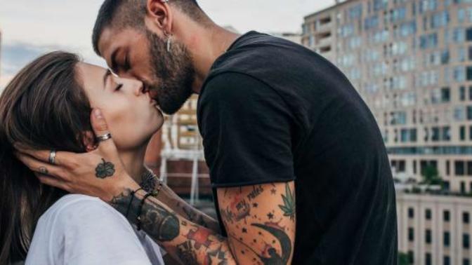 Do women only like assertive & commanding men if they're attractive?